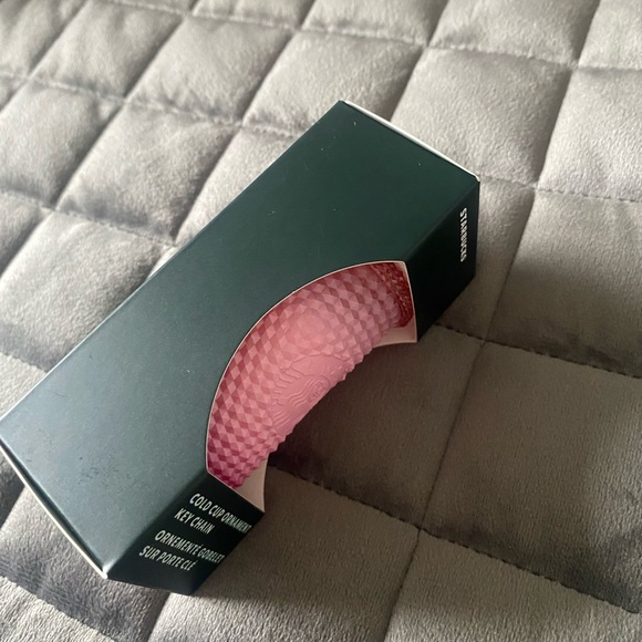 New! Starbucks Holiday 2022 Waxberry - Picture 8 of 9